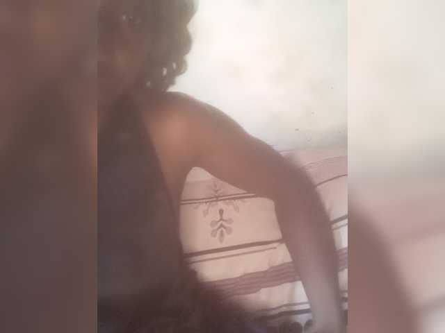 SexyClara18, live now on BongaCams