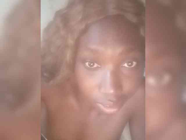 SexyClara18 webcam