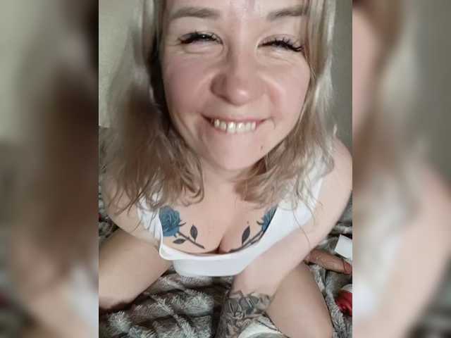 Pizdostradaniya live cam on BongaCams