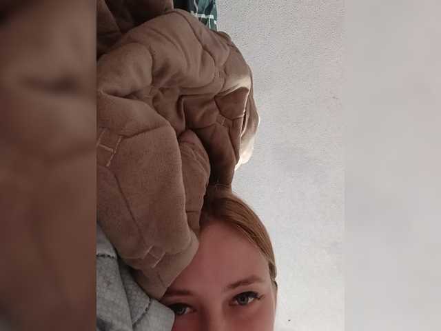 ELENA123e webcam