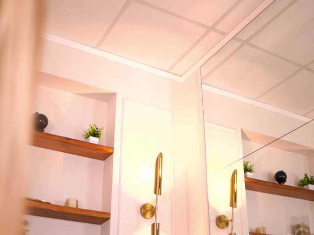 AlmaLux live cam on BongaCams