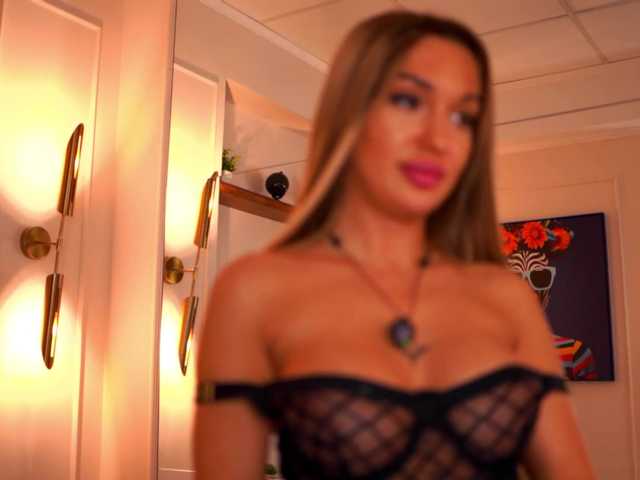 AlmaLux live cam on BongaCams