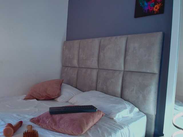 NovaRouge live cam preview