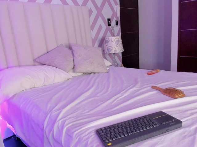 NovaRouge live cam on BongaCams