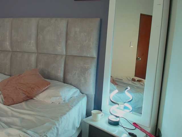 NovaRouge live cam preview