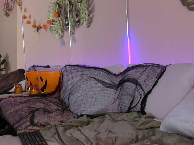 KimmyRea, live now on BongaCams