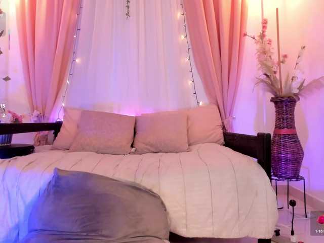 EllieDream live cam preview
