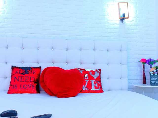 Sim-one, live now on BongaCams