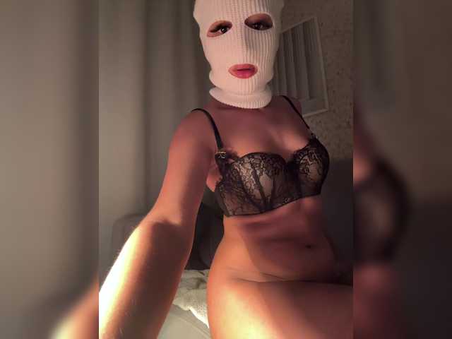 Olechka-kisa live cam on BongaCams