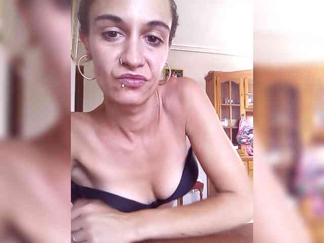 Modelo: Maicalove