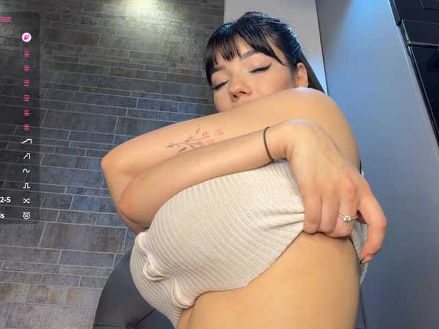 KhadijahStippich live cam on BongaCams