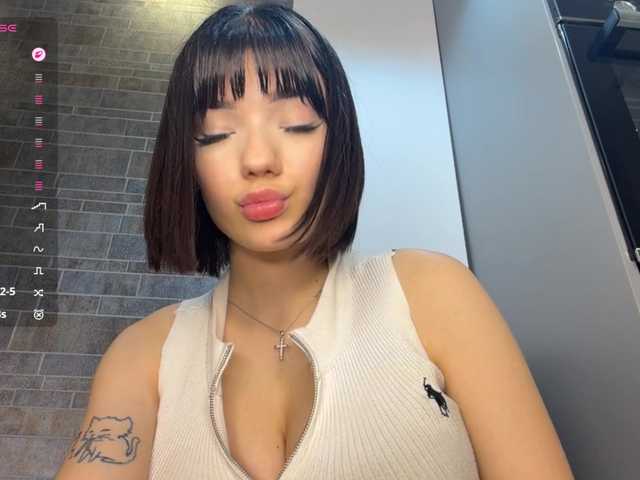 KhadijahStippich live cam on BongaCams
