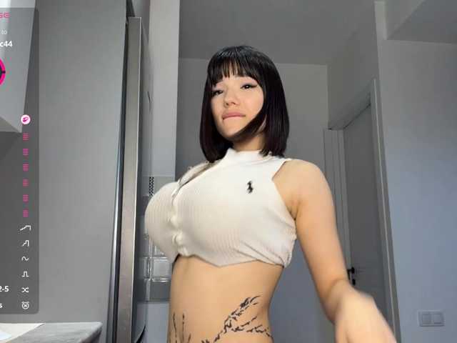KhadijahStippich live cam on BongaCams