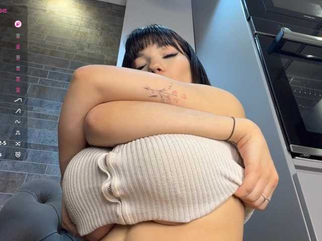 KhadijahStippich live cam on BongaCams