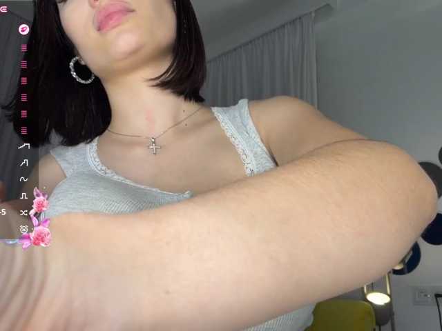 Khadijahstippich live cam