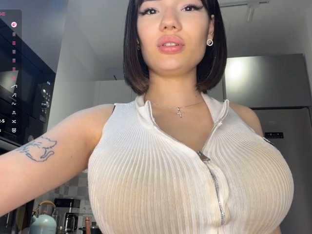 KhadijahStippich live cam on BongaCams