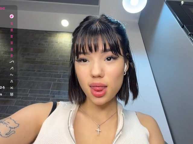 KhadijahStippich live cam on BongaCams