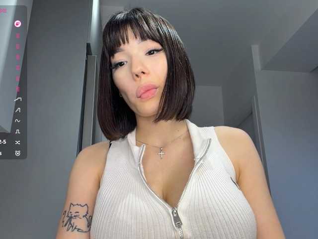 KhadijahStippich live cam on BongaCams