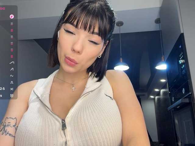 KhadijahStippich live cam on BongaCams