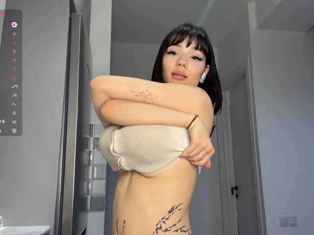 KhadijahStippich live cam on BongaCams