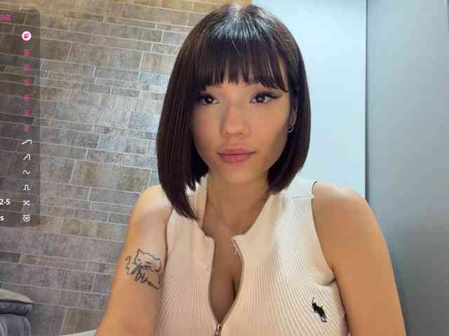 KhadijahStippich webcam
