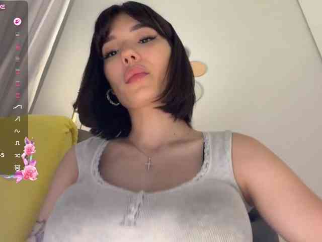 Model: KhadijahStippich