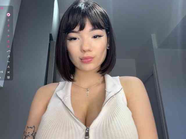 KhadijahStippich webcam