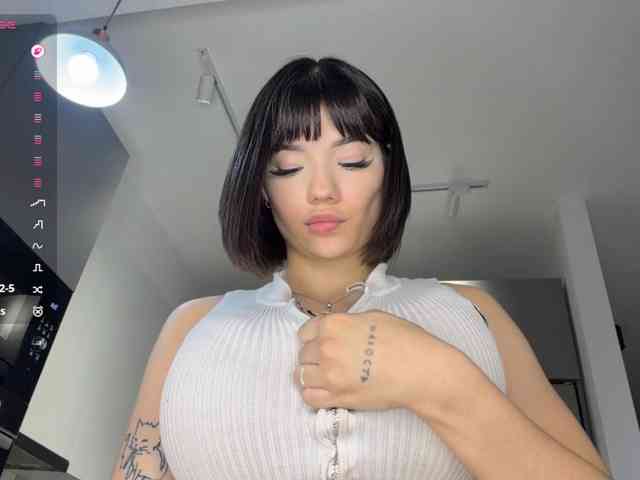 KhadijahStippich webcam