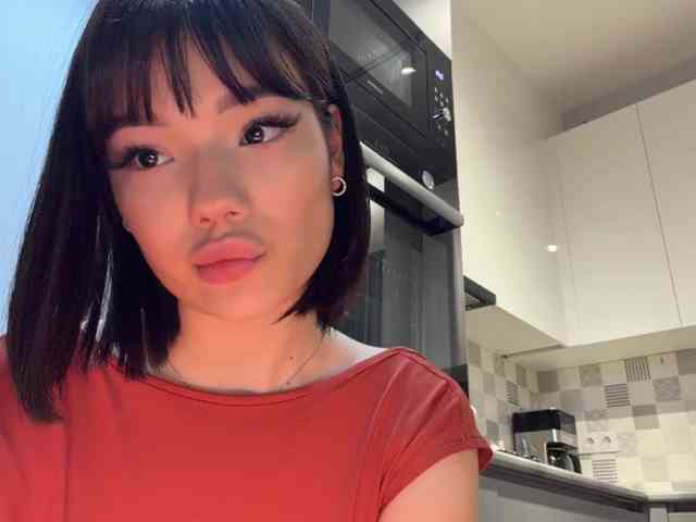 KhadijahStippich webcam