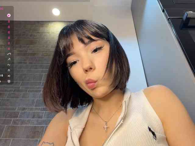 KhadijahStippich webcam