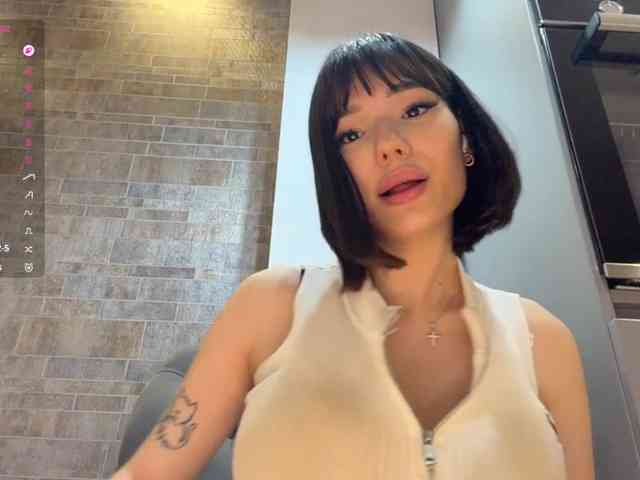 KhadijahStippich webcam