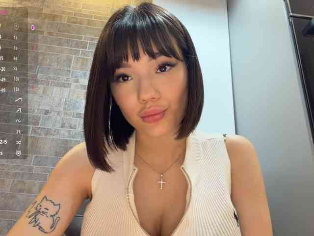 KhadijahStippich webcam