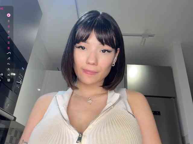 KhadijahStippich webcam