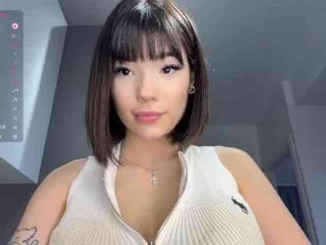 KhadijahStippich webcam