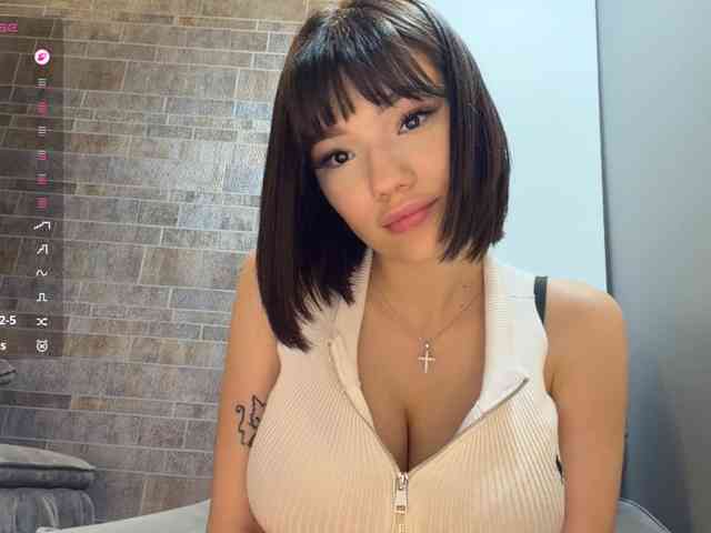 KhadijahStippich webcam