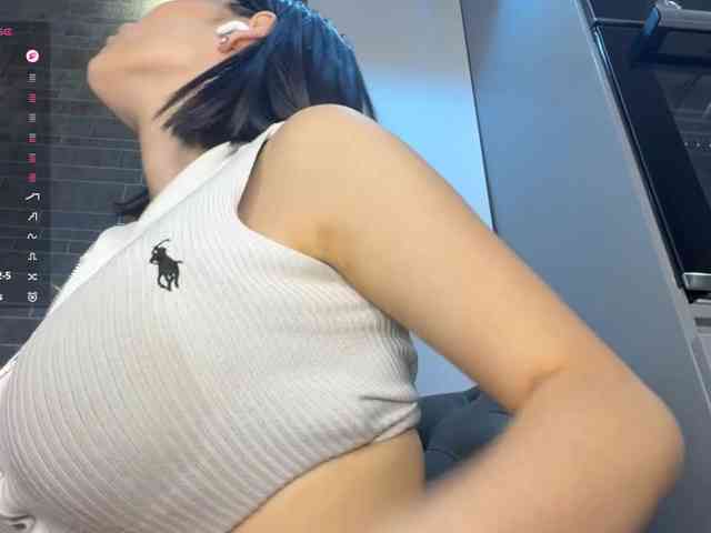 KhadijahStippich webcam