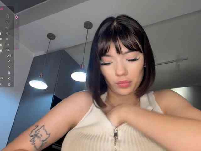 KhadijahStippich webcam