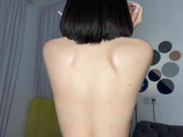 Modelo: KhadijahStippich