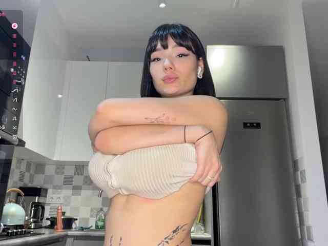KhadijahStippich webcam