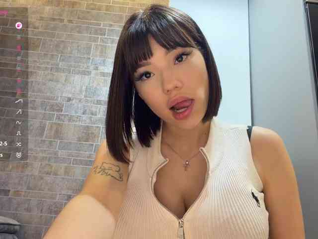 KhadijahStippich webcam