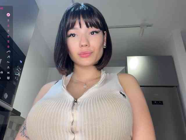 KhadijahStippich webcam