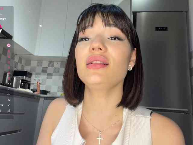 KhadijahStippich webcam
