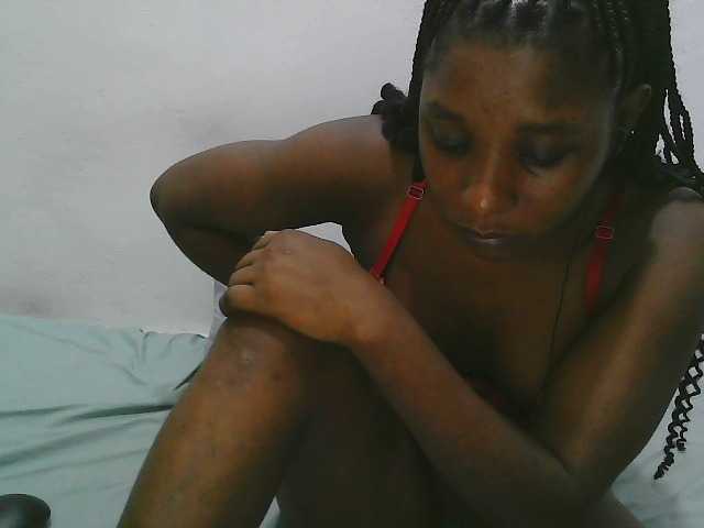 Hadijah live cam on BongaCams