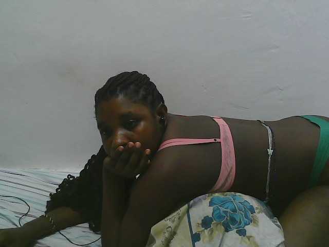 Hadijah live cam on BongaCams