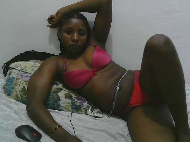 Hadijah live cam on BongaCams