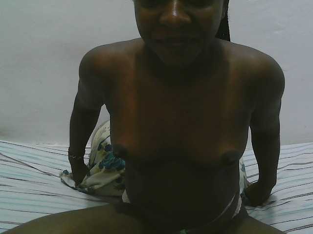 Hadijah live cam on BongaCams