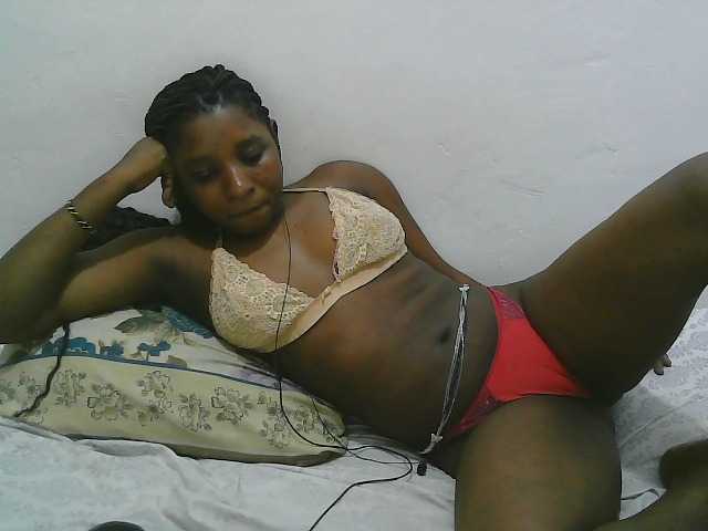 Hadijah live cam on BongaCams