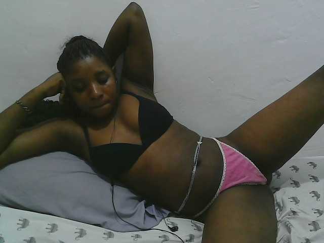 Hadijah webcam bongacams model stream image