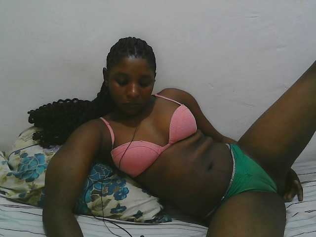 Hadijah, live now on BongaCams