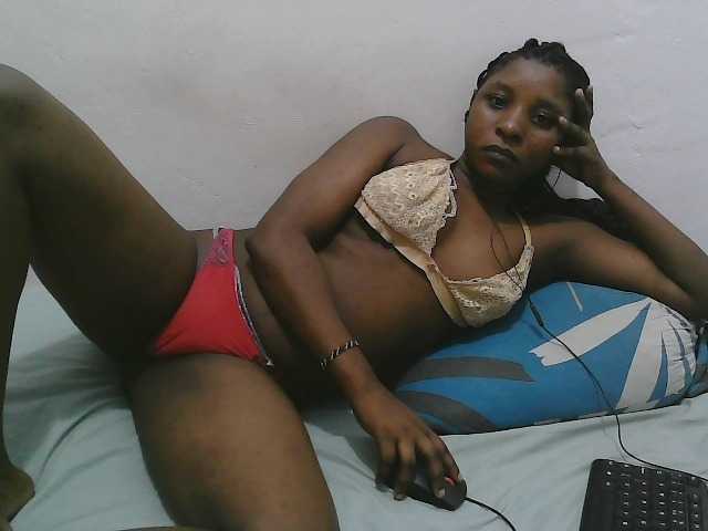 Hadijah live cam on BongaCams